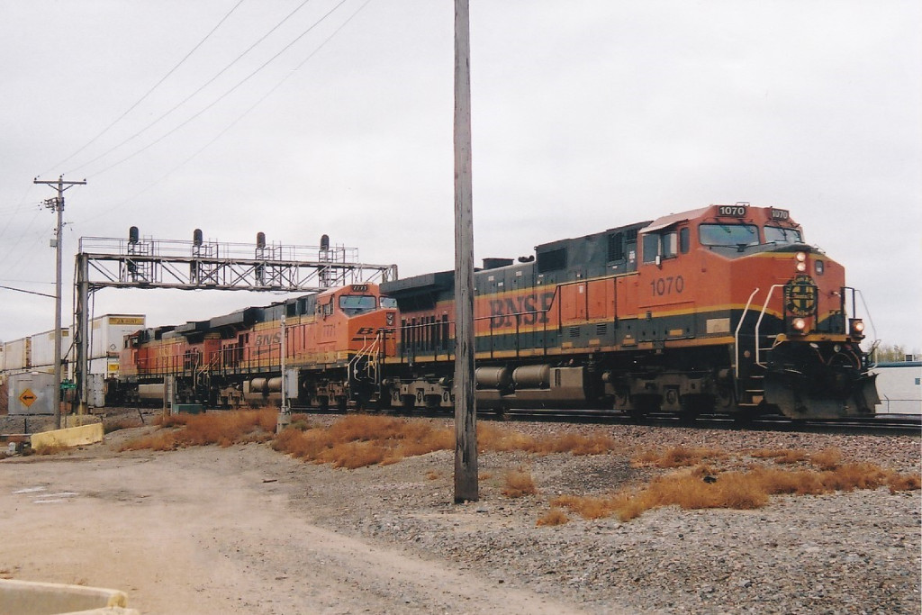 BNSF 1070 West